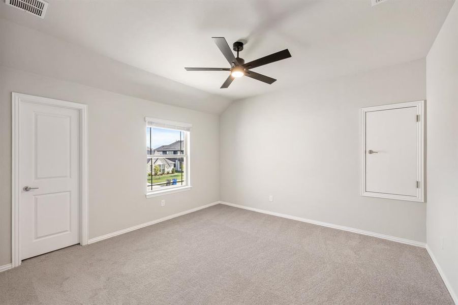 Spacious, unfurnished interior of a new home in Sonoma Verde, McLendon-Chisholm (Image 28).