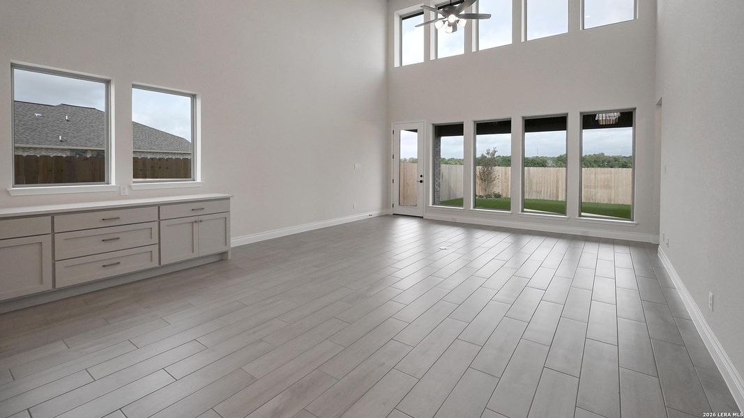 Spacious, unfurnished interior of a new home in Legacy at Lake Dunlap, New Braunfels (Image 20).