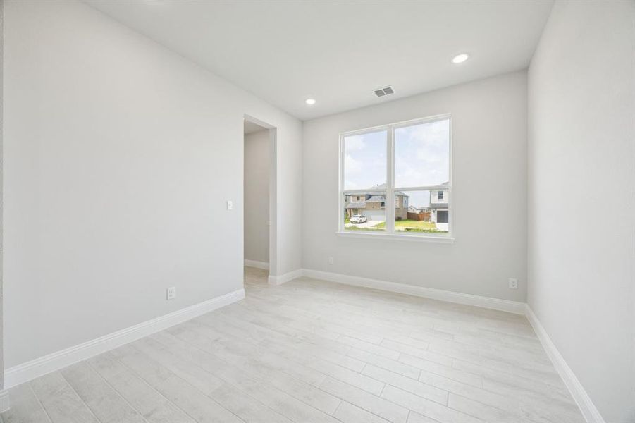 Spacious, unfurnished interior of a new home in Bellagio, Forney (Image 21). Spacious, unfurnished interior of a new home in Bellagio, Forney (Image 21).