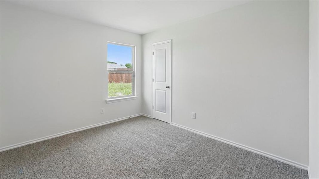 Spacious, unfurnished interior of a new home in Forestbrook Estates, Paris (Image 21).