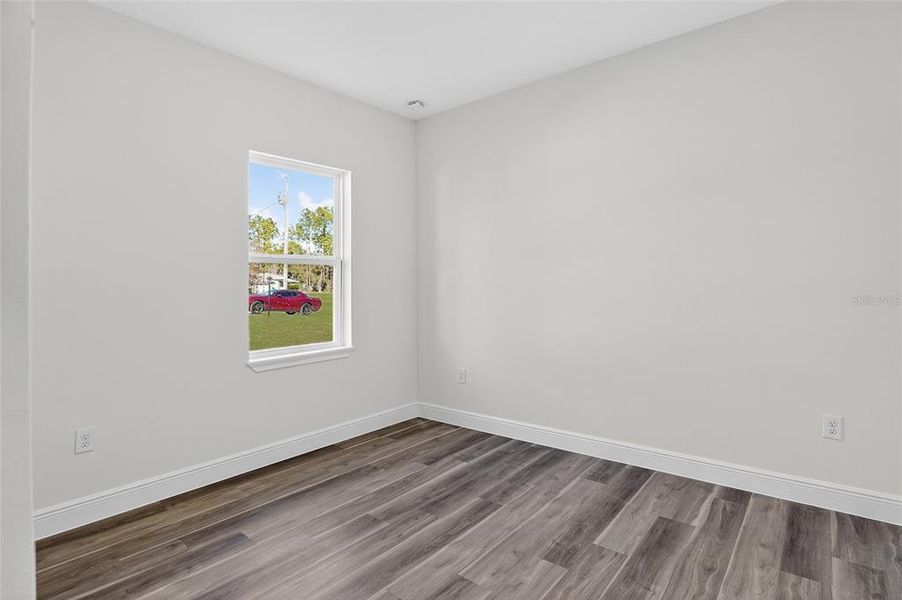 Spacious, unfurnished interior of a new home in , Citrus Springs (Image 18).