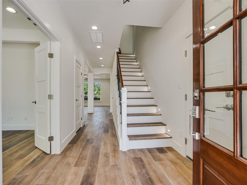 Spacious, unfurnished interior of a new home in , Wimberley (Image 13).