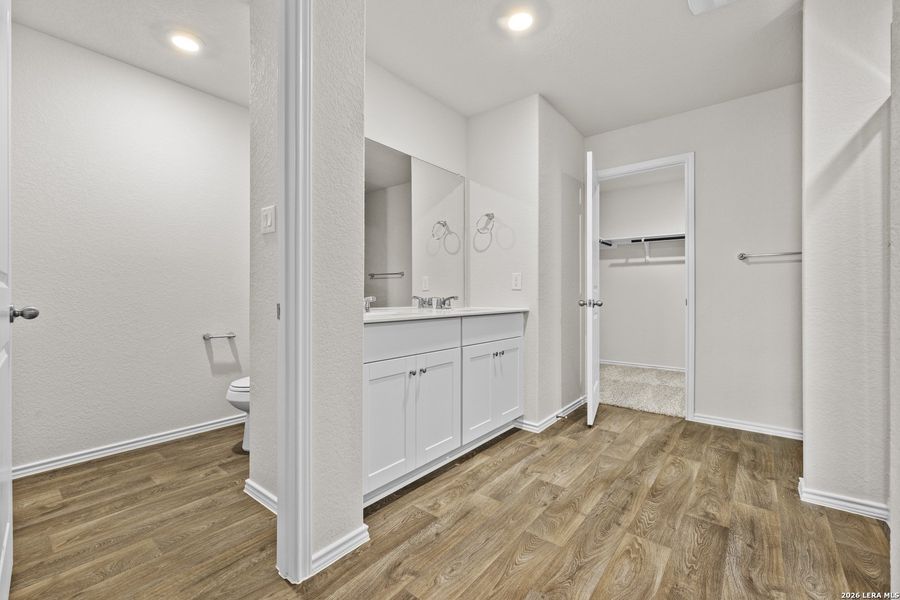 Furnished interior view inside a new home in Winding Creek, New Braunfels (Image 6).