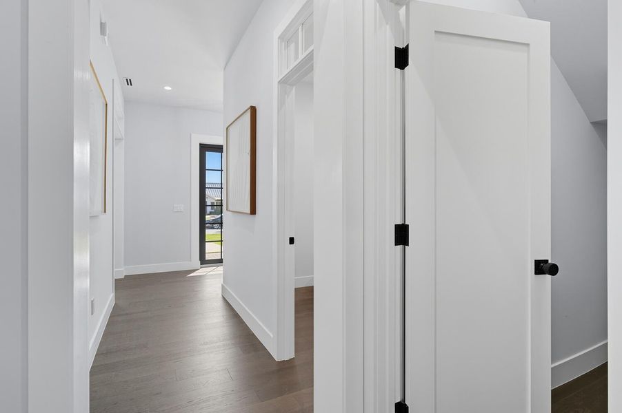 Spacious, unfurnished interior of a new home in , Palm Beach Gardens (Image 16).