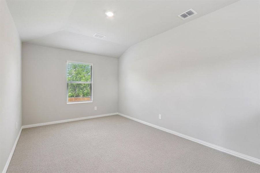 Spacious, unfurnished interior of a new home in Westmoor, Sherman (Image 24).