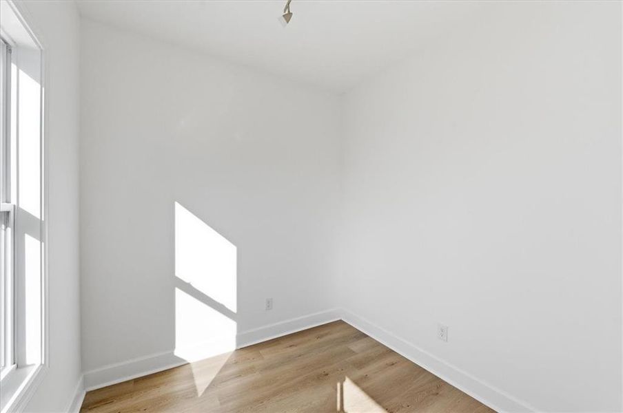 Spacious, unfurnished interior of a new home in , Atlanta (Image 42).