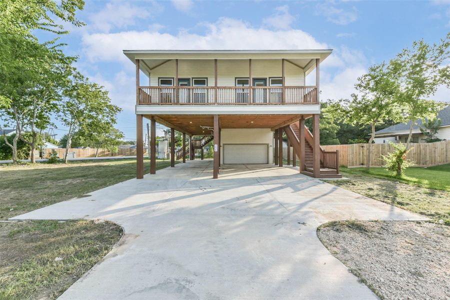 Enjoy morning strolls by the bay and evening rides into the sunset, all while being just minutes from Hwy 146 and a short drive to Kemah, Clear Lake, and only 20 minutes to Downtown Houston. Thoughtfully designed with modern finishes, an open layout, and peaceful surroundings, this home is a rare find at just $325,000.