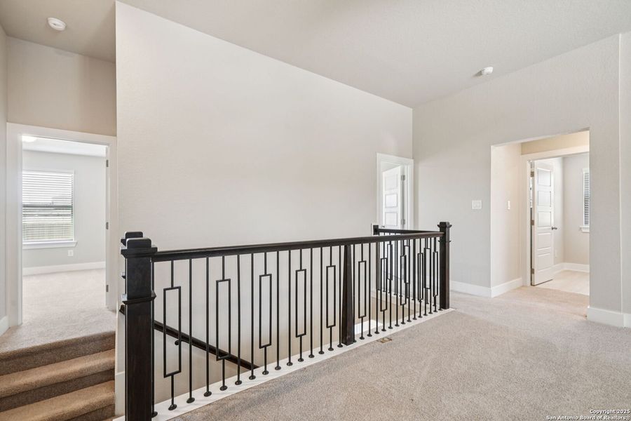 Spacious, unfurnished interior of a new home in Comanche Ridge, San Antonio (Image 25). Spacious, unfurnished interior of a new home in Comanche Ridge, San Antonio (Image 25).