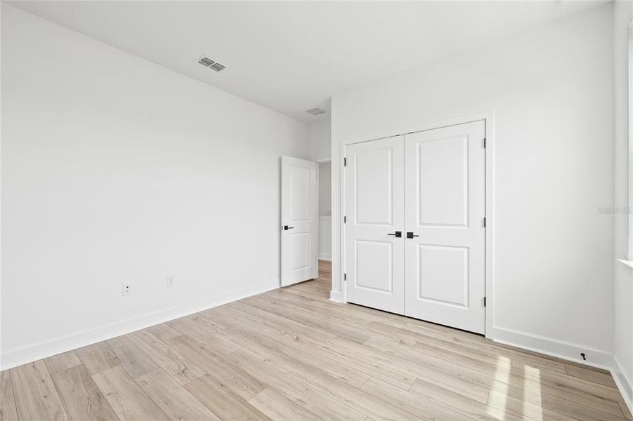 Spacious, unfurnished interior of a new home in Vivir, Valrico (Image 30).