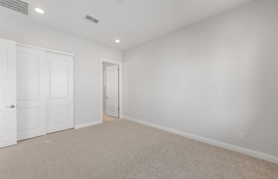 Spacious, unfurnished interior of a new home in Sun City Festival, Buckeye (Image 22).