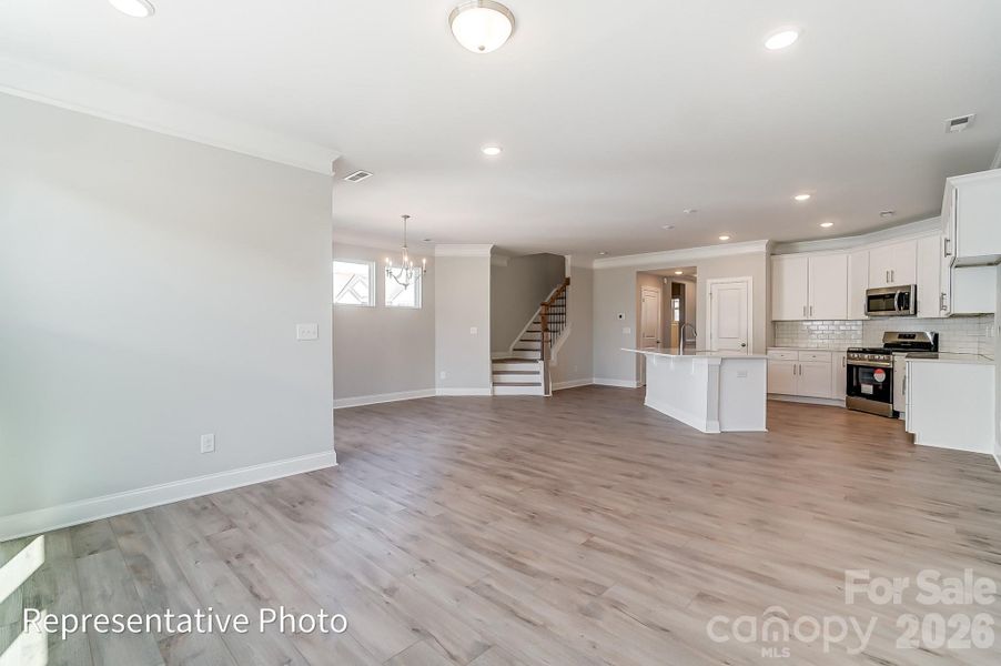 Spacious, unfurnished interior of a new home in Harrisburg Village, Harrisburg (Image 14).