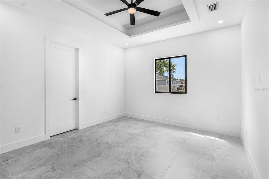 Spacious, unfurnished interior of a new home in , Lehigh Acres (Image 34).