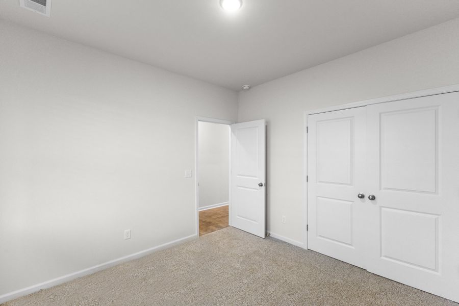 Spacious, unfurnished interior of a new home in Hitchcock Preserve, Aiken (Image 27).