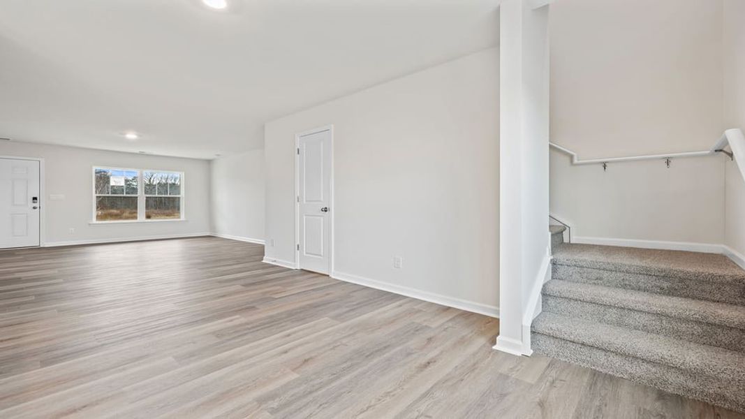Spacious, unfurnished interior of a new home in Cedar Gap, Fountain Inn (Image 18).