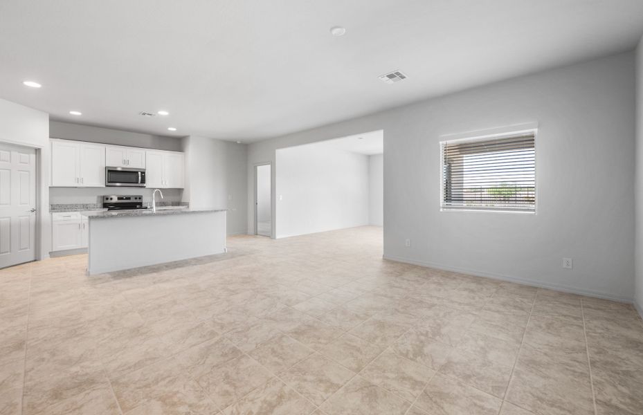 Spacious, unfurnished interior of a new home in Hayden Estates, Buckeye (Image 27).