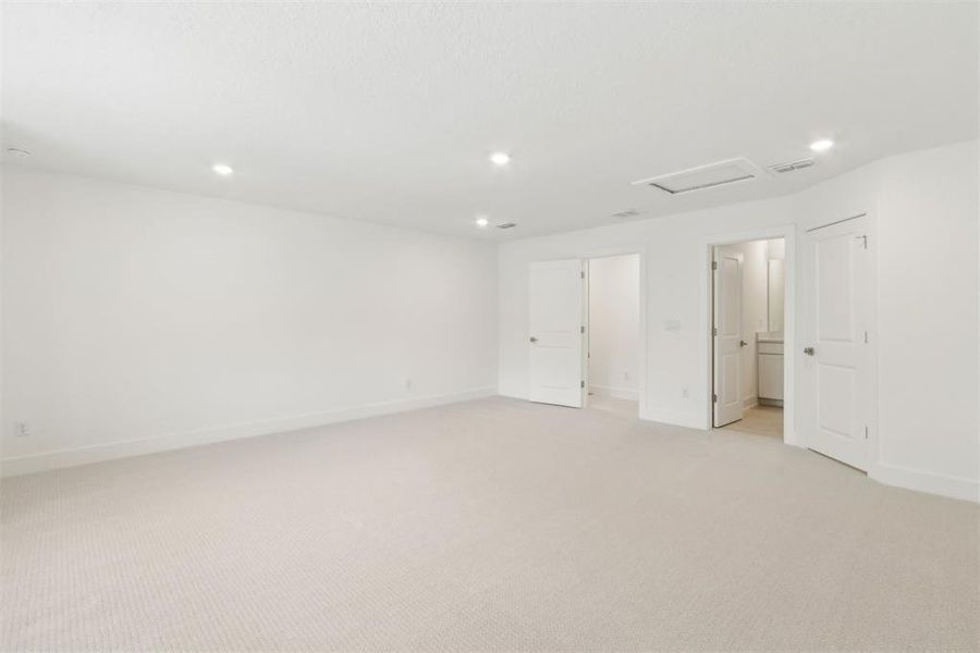 Spacious, unfurnished interior of a new home in , Yulee (Image 24).