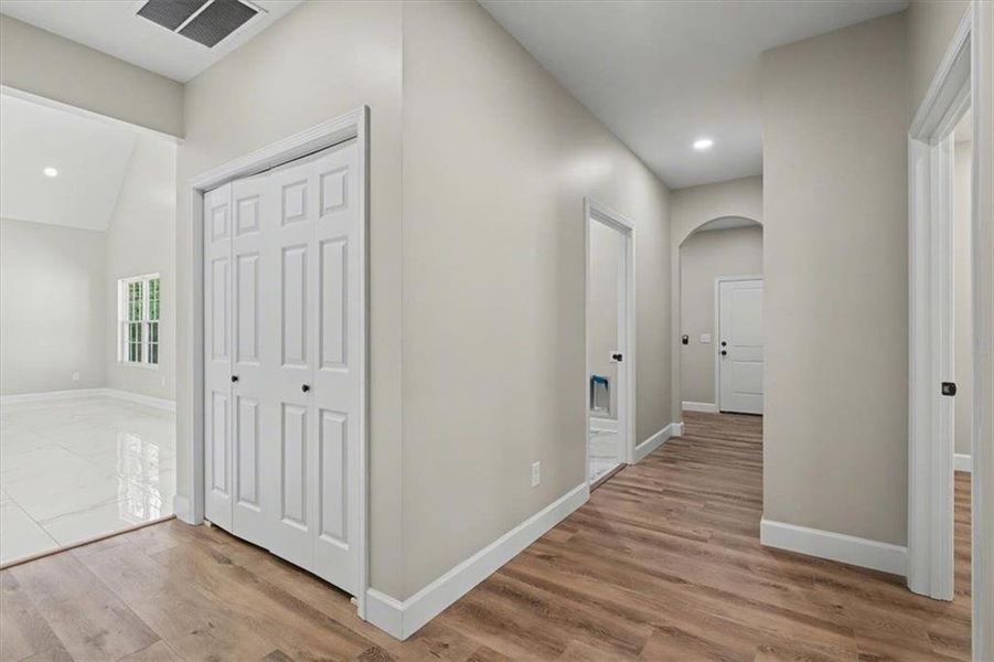 Spacious, unfurnished interior of a new home in , Lindale (Image 36).