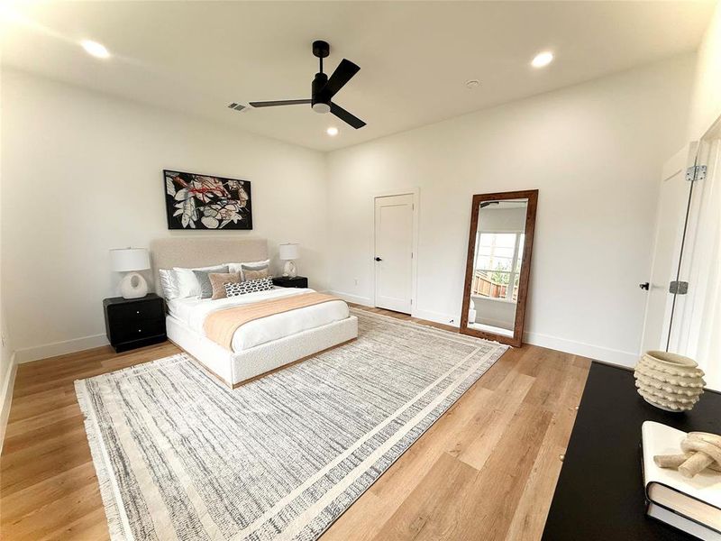 Furnished interior view inside a new home in , Dallas (Image 16).