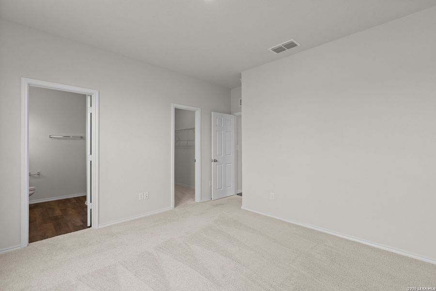 Spacious, unfurnished interior of a new home in , New Braunfels (Image 18).