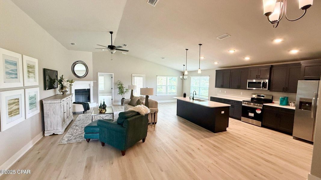 Furnished interior view inside a new home in College Station, Panama City (Image 3).