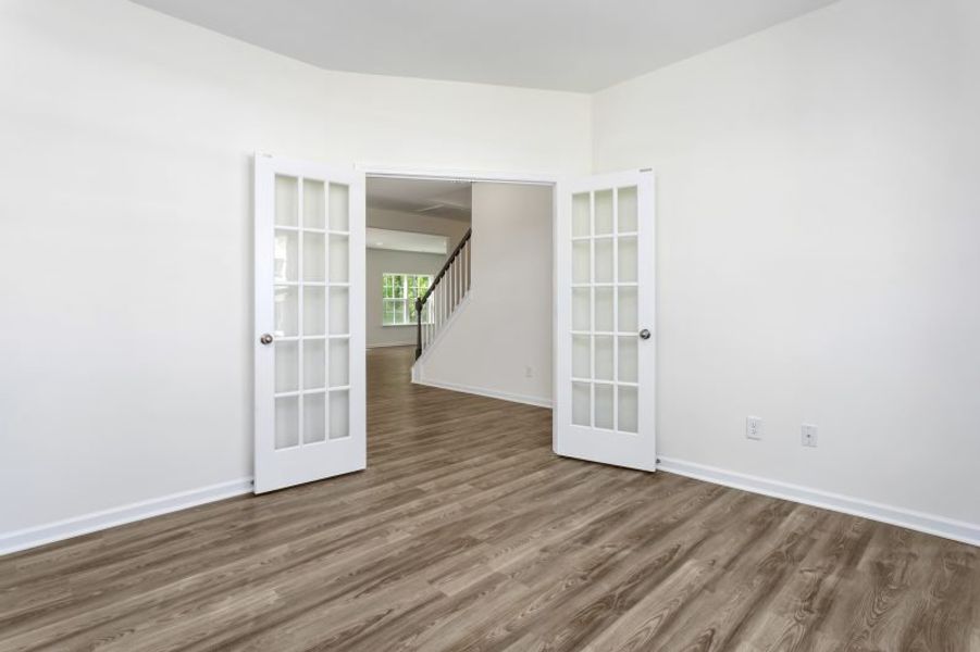 Spacious, unfurnished interior of a new home in Avondale, Greensboro (Image 22). Spacious, unfurnished interior of a new home in Avondale, Greensboro (Image 22).