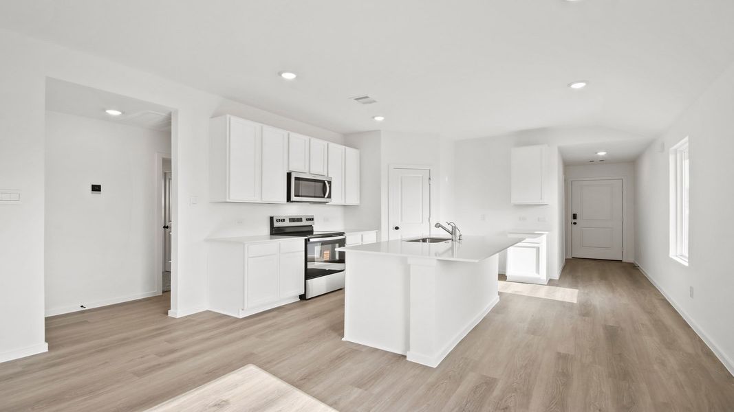 Representative furnished interior of a home built from the Amber by D.R. Horton in Lake Conroe Cove, Willis (Image 6). Representative furnished interior of a home built from the Amber by D.R. Horton in Lake Conroe Cove, Willis (Image 6).