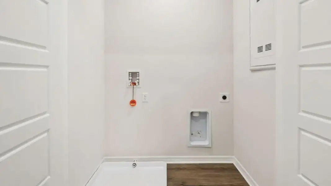 Spacious, unfurnished interior of a new home in Brentwood, Davenport (Image 20).