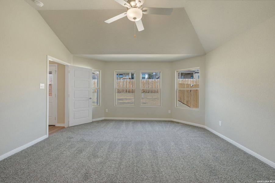 Spacious, unfurnished interior of a new home in Hunters Ranch, San Antonio (Image 38).