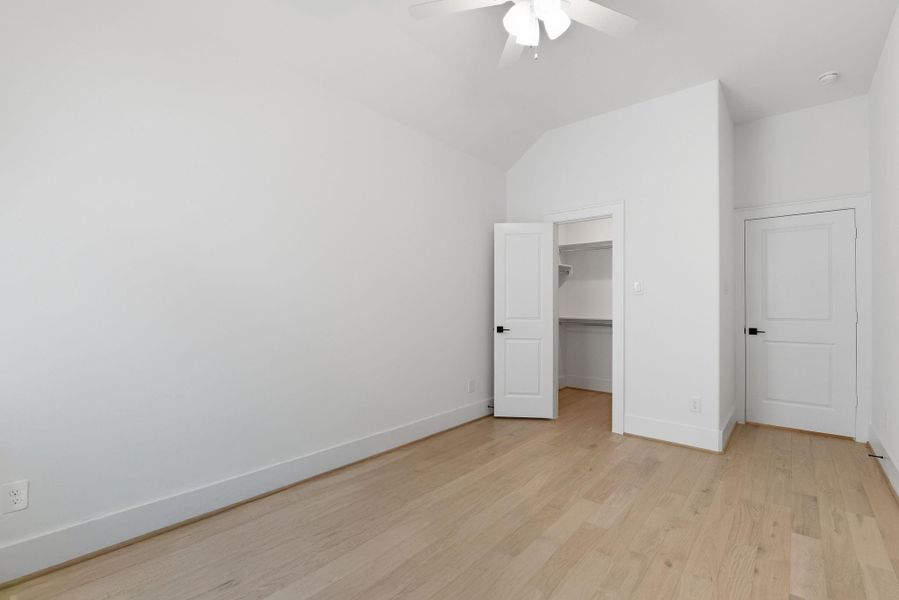 Spacious, unfurnished interior of a new home in , Houston (Image 18).