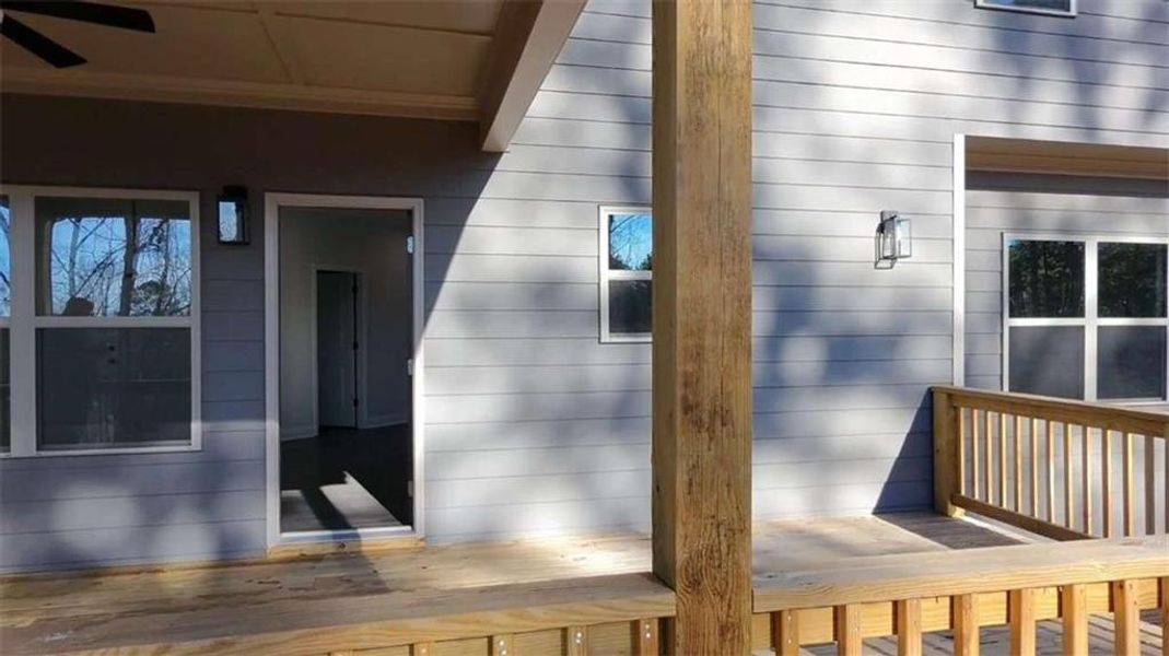 Exterior details and patio area of a home in , South Fulton (Image 3).