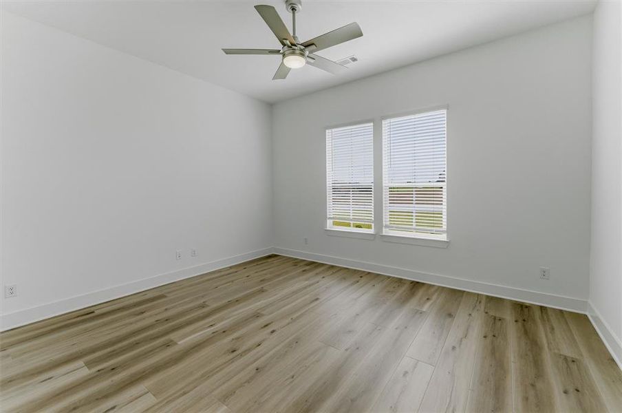 Spacious, unfurnished interior of a new home in Grayson Ridge, Van Alstyne (Image 17).
