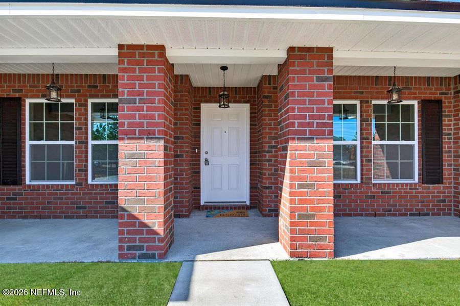 Exterior details and patio area of a home in , Callahan (Image 4).