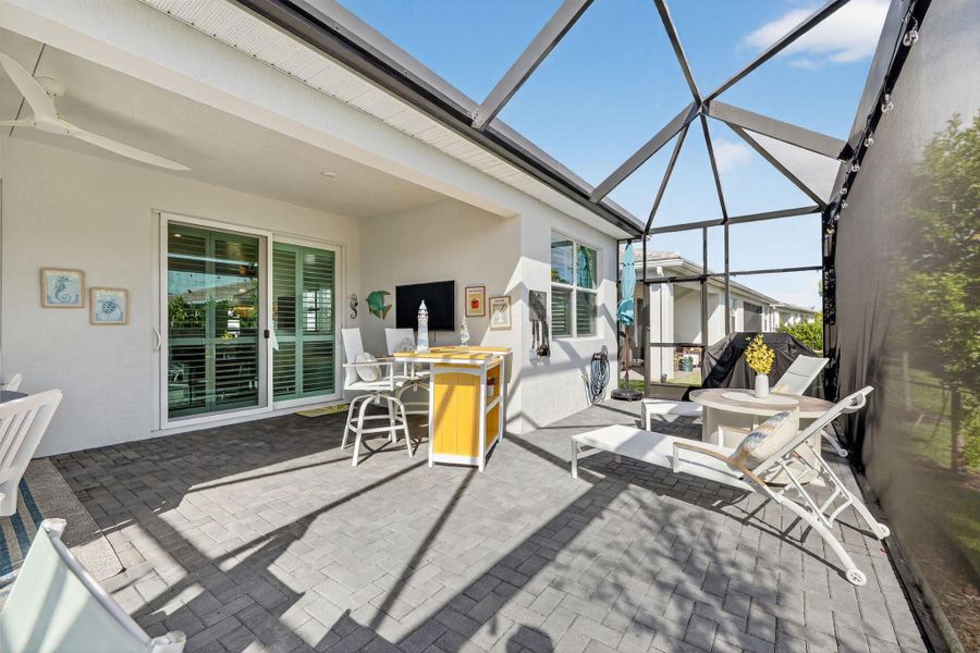 Exterior details and patio area of a home in Tradition - Telaro, Port St. Lucie (Image 1).
