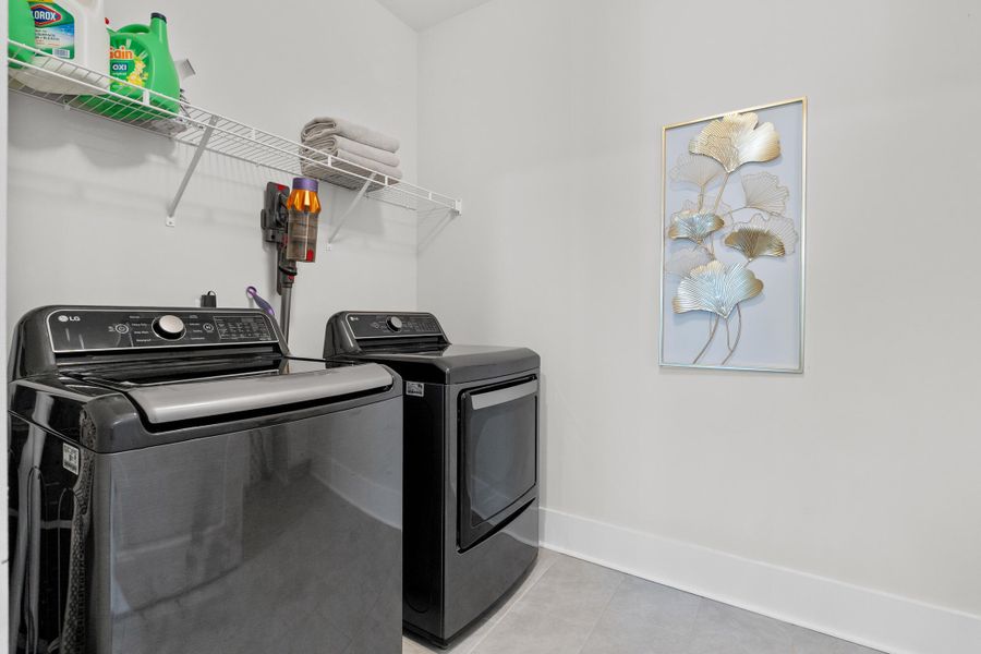 Furnished interior view inside a new home in , Ravenel (Image 23).