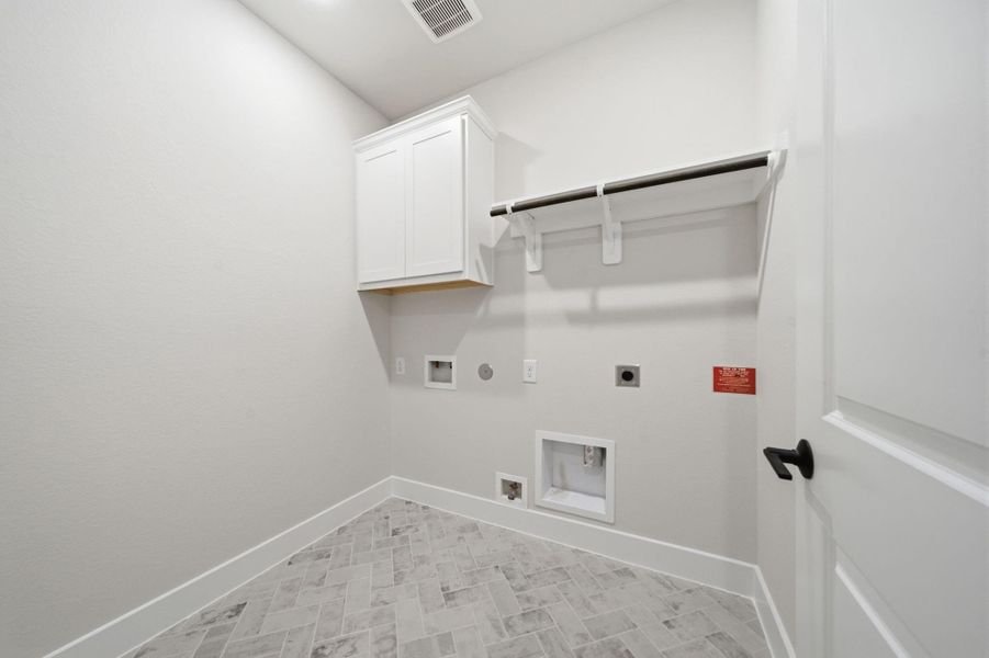Spacious, unfurnished interior of a new home in The Highlands, Porter (Image 34).