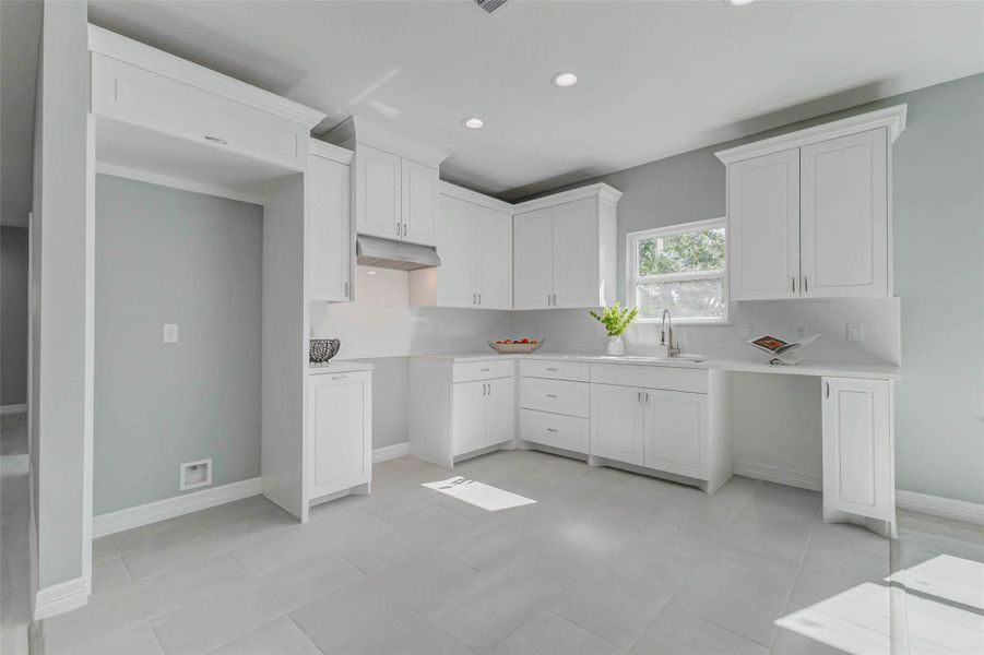 Furnished interior view inside a new home in , Houston (Image 9).