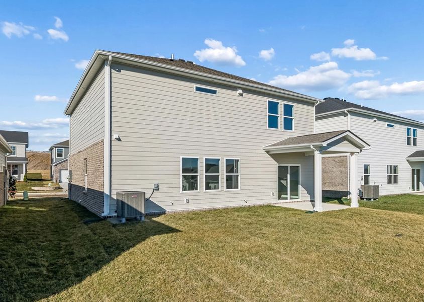 Exterior details and patio area of a home in Cades Bluff, Lebanon (Image 24).