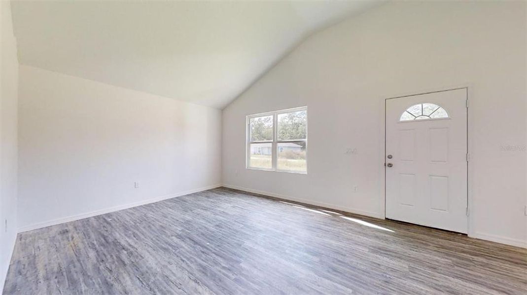 Spacious, unfurnished interior of a new home in , Dunnellon (Image 24).