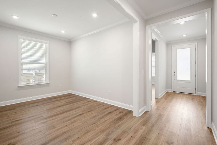 Spacious, unfurnished interior of a new home in Waterways, Richmond Hill (Image 23).