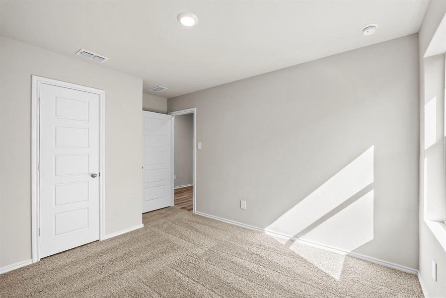 Spacious, unfurnished interior of a new home in Sunnycreek, Crowley (Image 26).