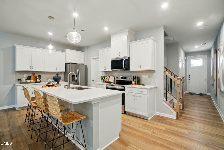 CLT_STS_AuroraModelWOW_kitchen