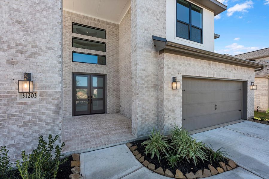 Exterior details and patio area of a home in Cross Creek West, Fulshear (Image 3).