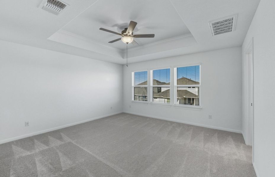 Spacious, unfurnished interior of a new home in Horizon Lake, Leander (Image 41).