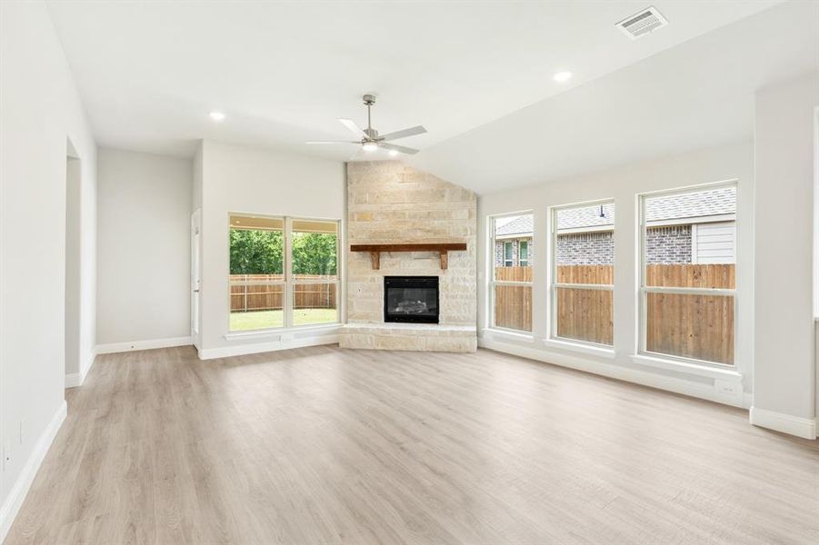 Spacious, unfurnished interior of a new home in Waverly Estates, Nevada (Image 22).