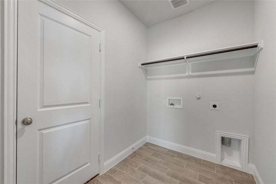 Spacious, unfurnished interior of a new home in Sicily, Princeton (Image 19).