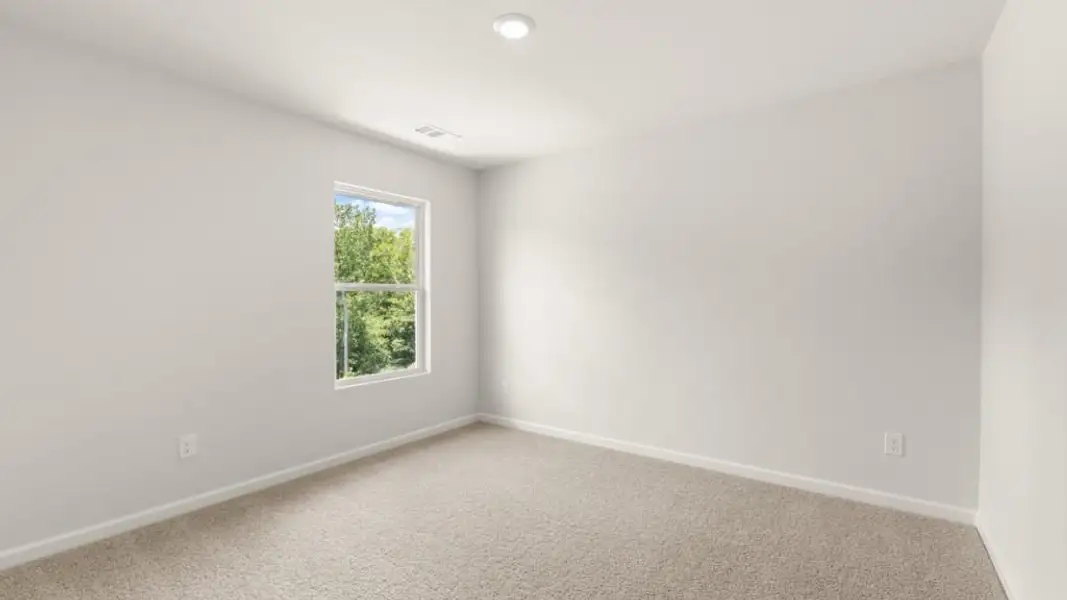 Spacious, unfurnished interior of a new home in Lost Creek, Dallas (Image 19).