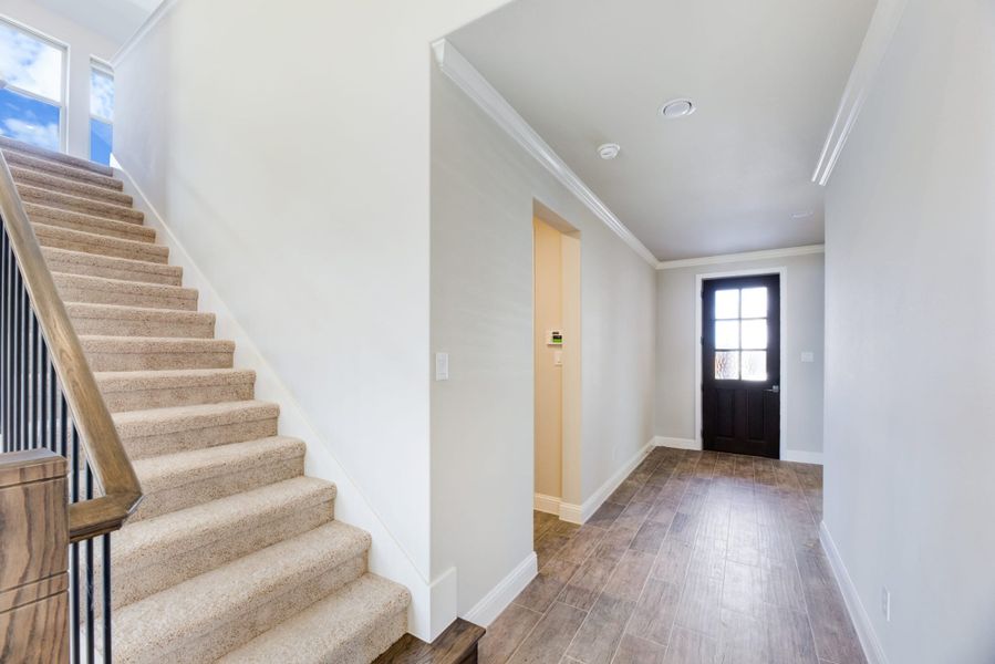 Representative unfurnished interior of a home built from the Nueces by UnionMain Homes in Lake Breeze, Lavon (Image 23).