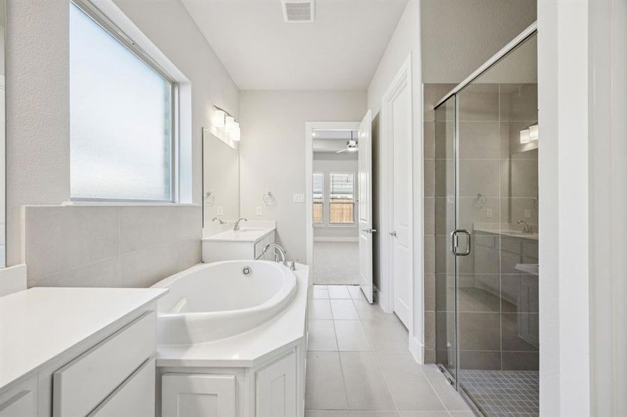 Furnished interior view inside a new home in Dove Hollow, Waxahachie (Image 10). Furnished interior view inside a new home in Dove Hollow, Waxahachie (Image 10).