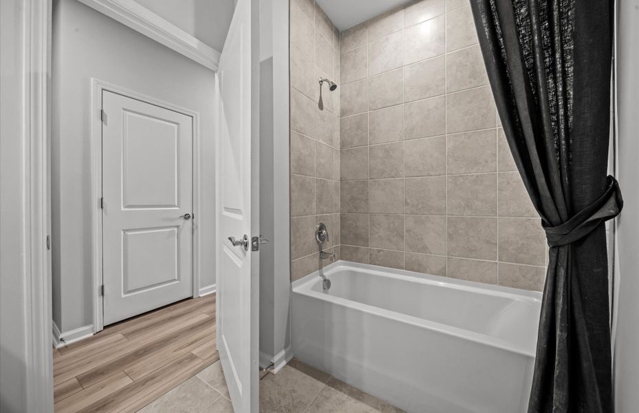 Representative furnished interior of a home built from the Valen by Pulte Homes in Sparrow Creek, Boiling Springs (Image 15).