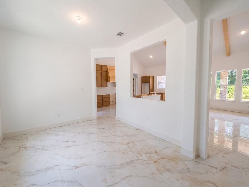 Spacious, unfurnished interior of a new home in , Dayton (Image 8).